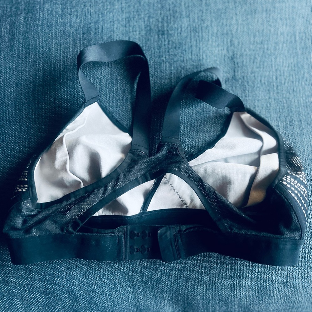 Reposh lululemon 34D - Picture 4 of 4